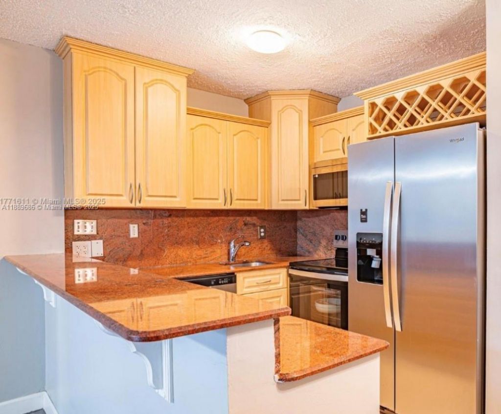 6545 W 27th Ct, Unit 24-47, Hialeah, FL 33016 Photo