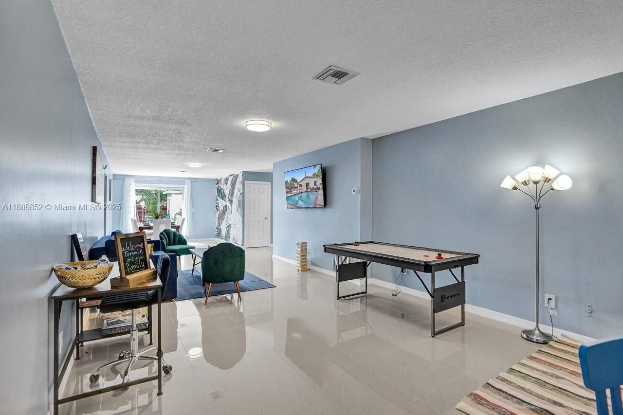 208 SW 2nd Ave, Hallandale Beach, FL 33009 Photo