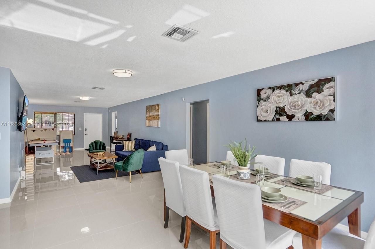 208 SW 2nd Ave, Hallandale Beach, FL 33009 Photo