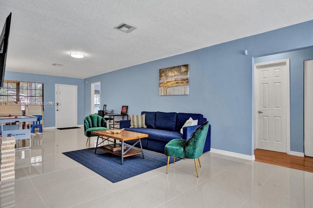 208 SW 2nd Ave, Hallandale Beach, FL 33009 Photo