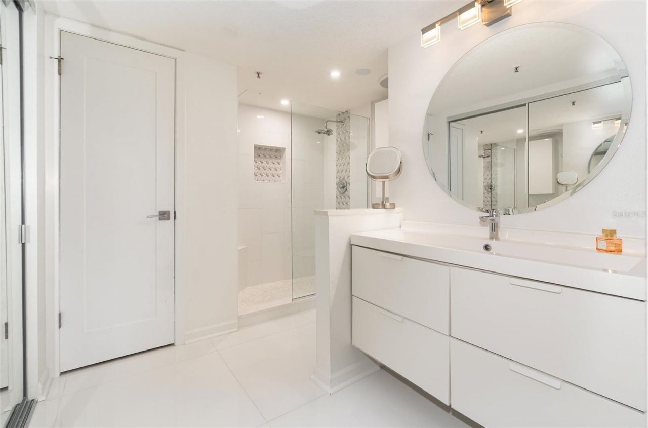 530 E Central Boulevard, Unit 1802, Orlando, FL 32801 Photo
