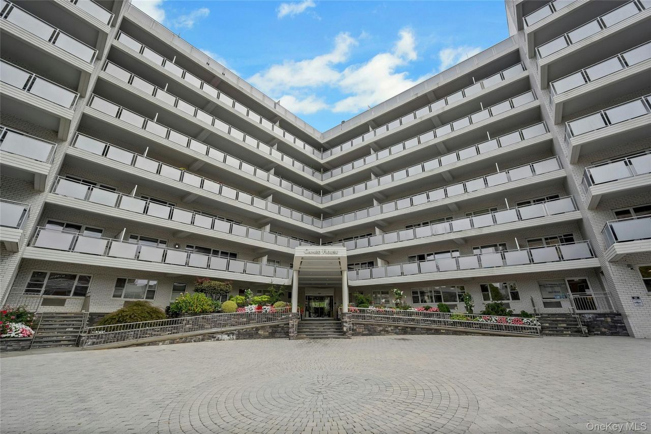 300 Martine Avenue, Unit 7B, White Plains, NY 10601 Main Photo