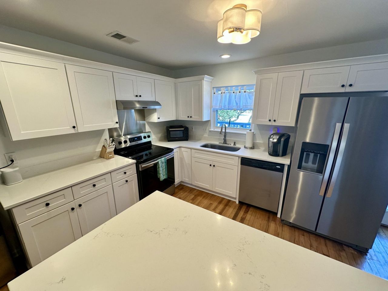 2402 Ion Avenue Photo 11