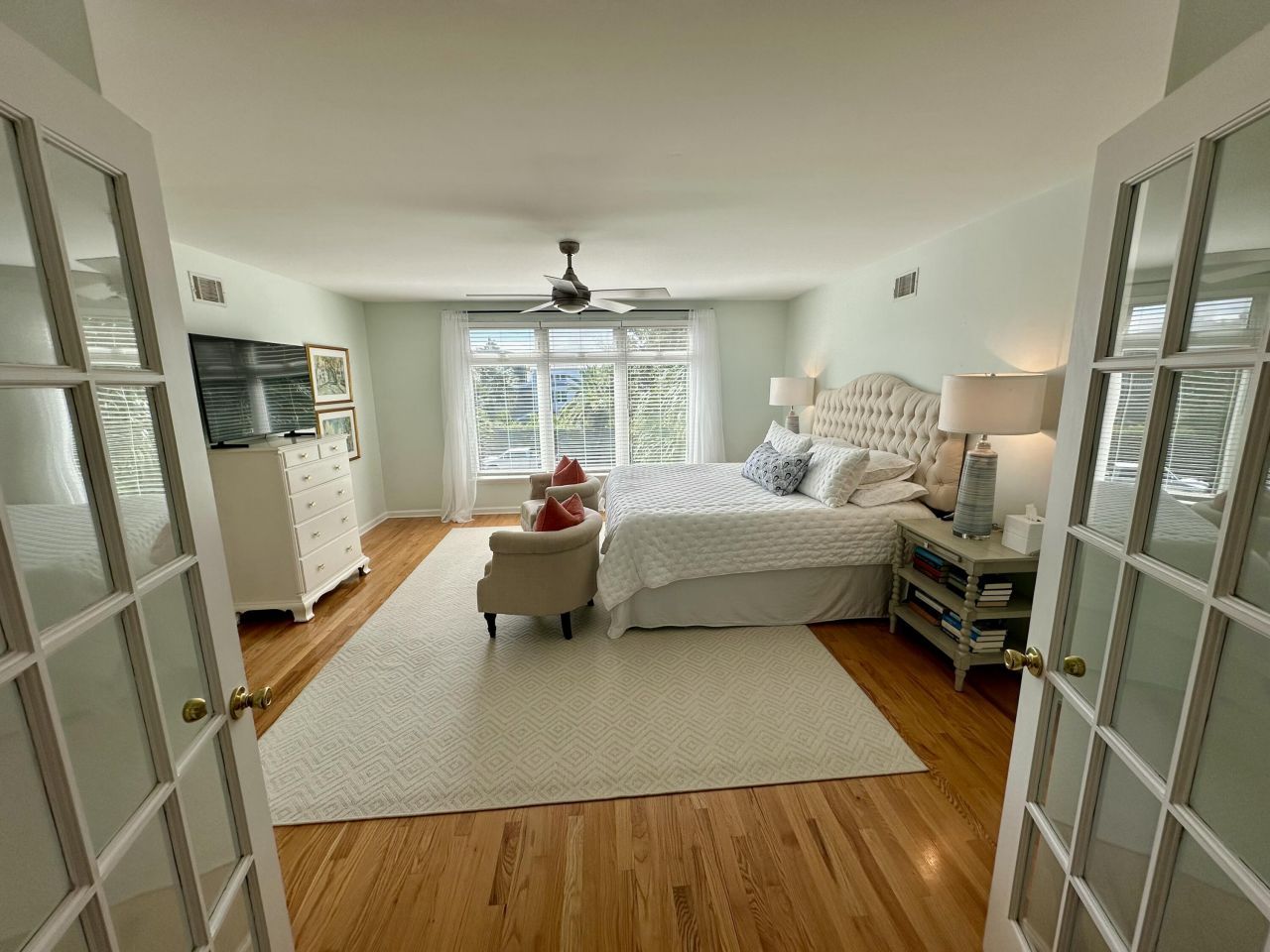 2402 Ion Avenue Photo 14