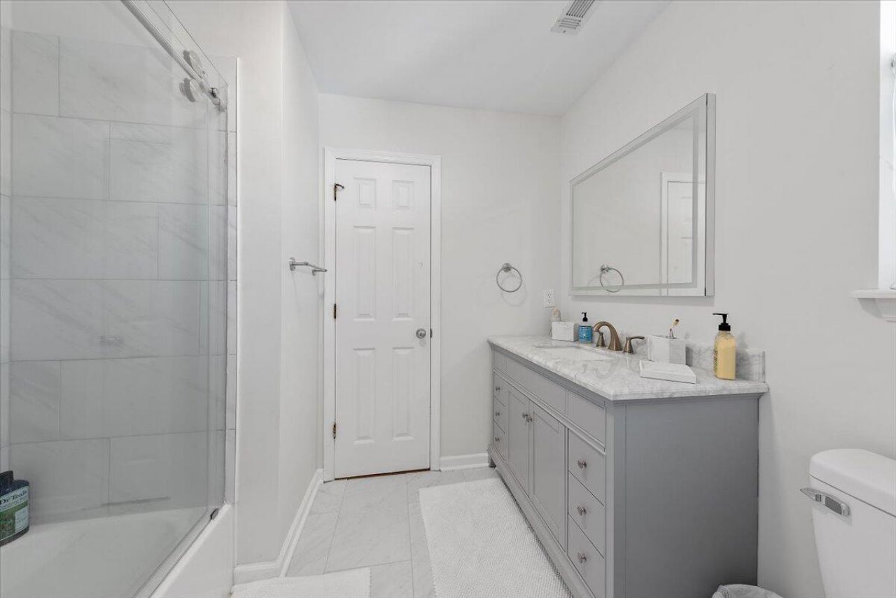 2402 Ion Avenue Photo 21