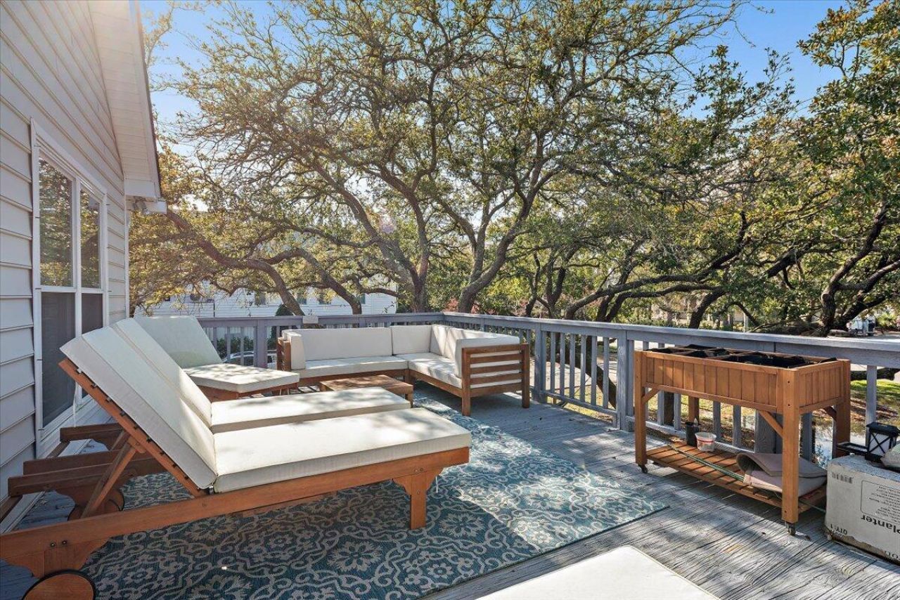 2402 Ion Avenue Photo 29