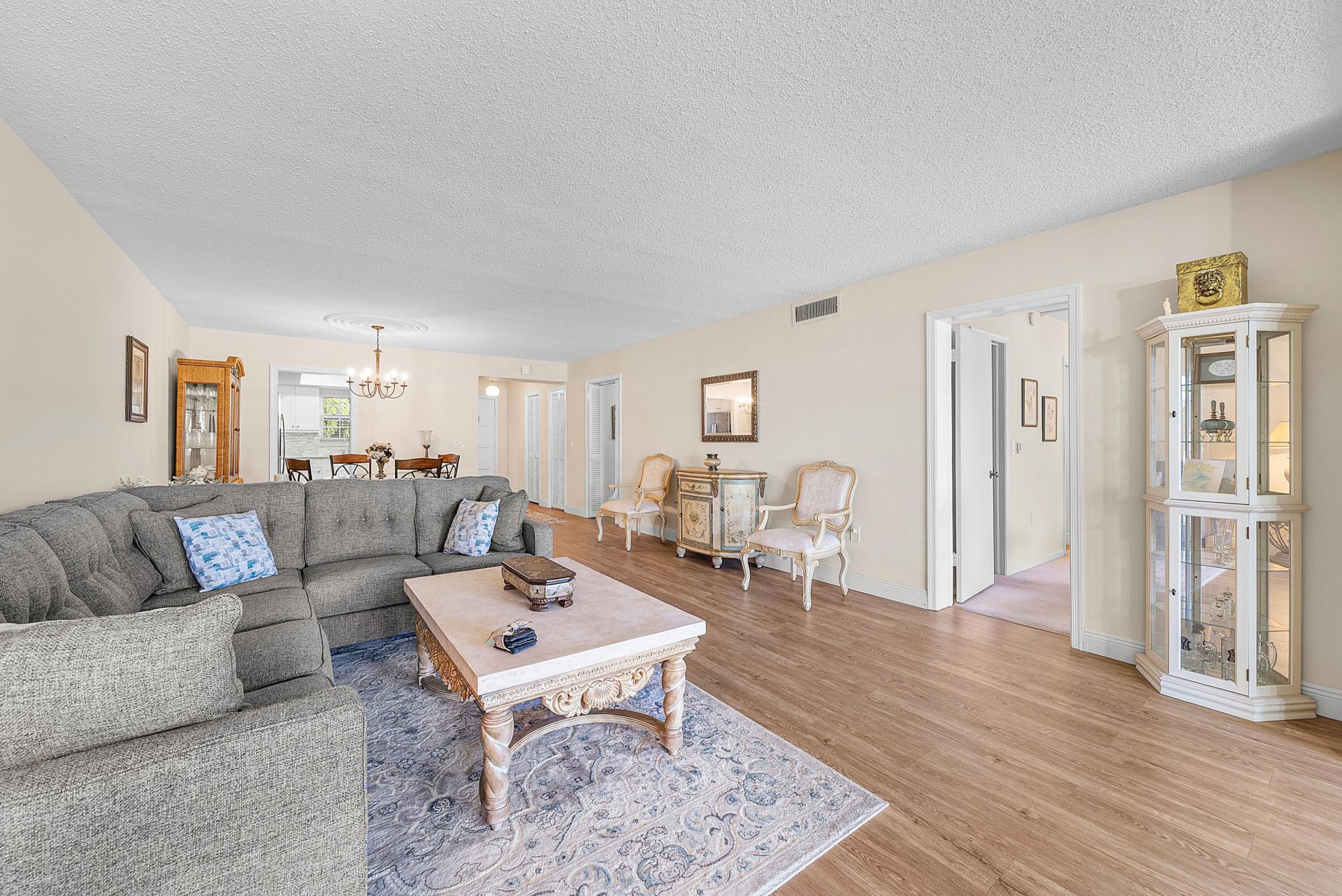 145 Atlantis Boulevard, Unit 203, Atlantis, FL 33462 Photo