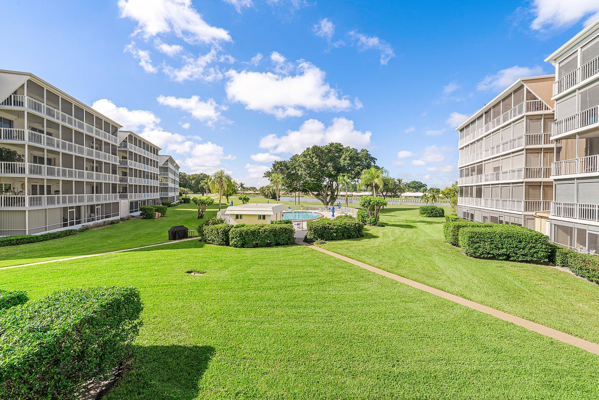 145 Atlantis Boulevard, Unit 203, Atlantis, FL 33462 Photo