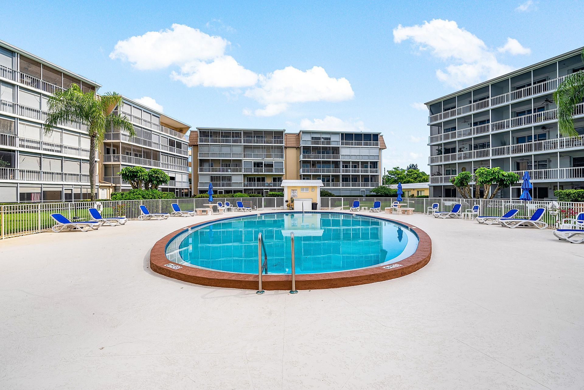 145 Atlantis Boulevard, Unit 203, Atlantis, FL 33462 Photo
