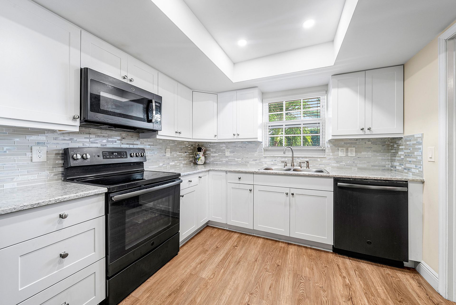 145 Atlantis Boulevard, Unit 203, Atlantis, FL 33462 Photo