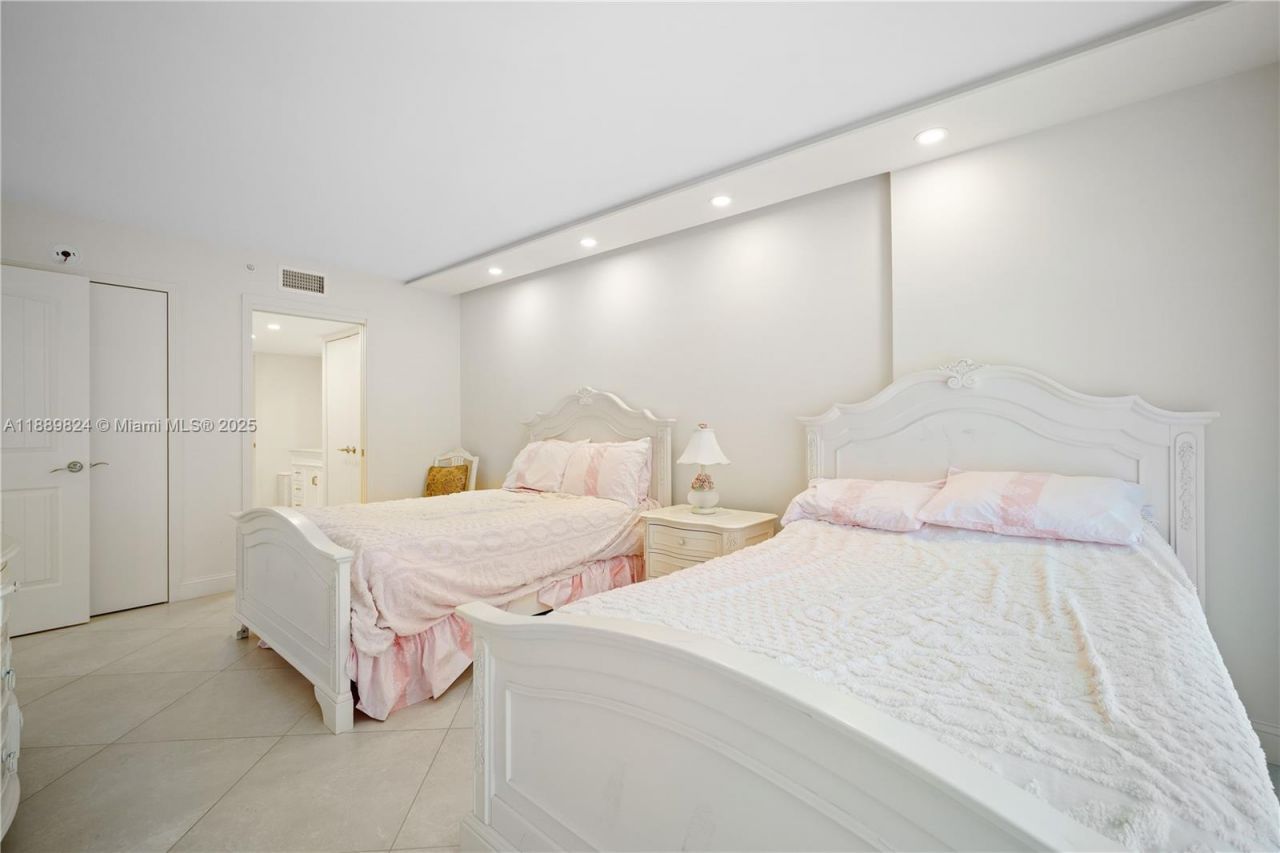 9341 Collins Ave, Unit 205, Surfside, FL 33154 Photo