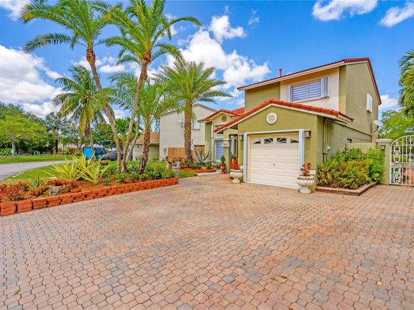 10213 SW 156th Ave, Miami, FL 33196