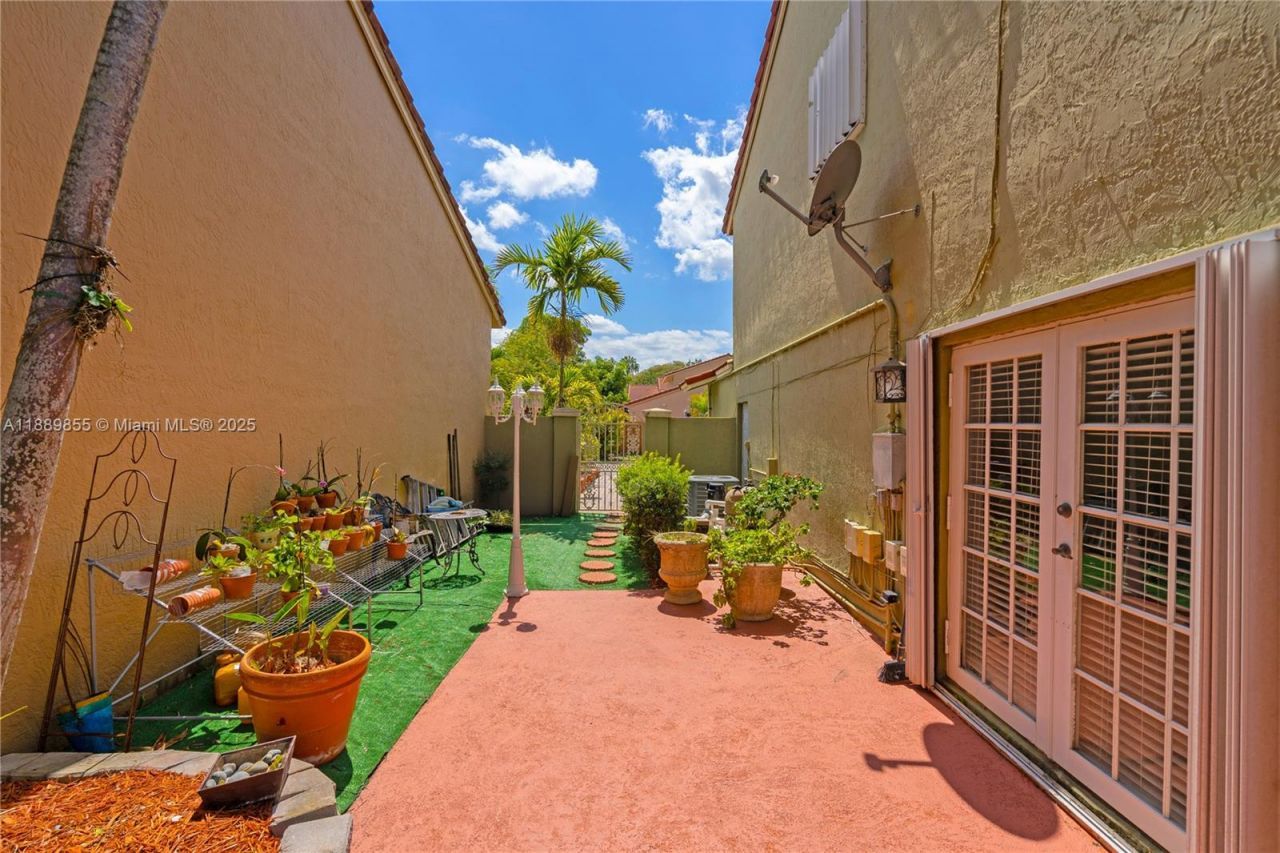 10213 SW 156th Ave, Miami, FL 33196 Photo