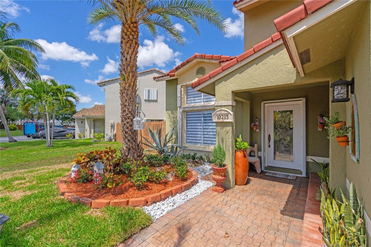 10213 SW 156th Ave, Miami, FL 33196 Photo