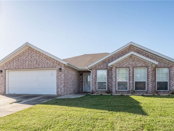 4005 Carriageway Avenue, Bentonville, AR 72712