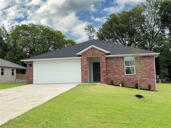 3041 Laredo Lane, Centerton, AR 72736