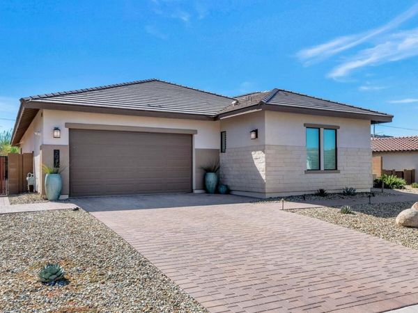 2041 E FALLEN LEAF Lane, Phoenix, AZ 85024