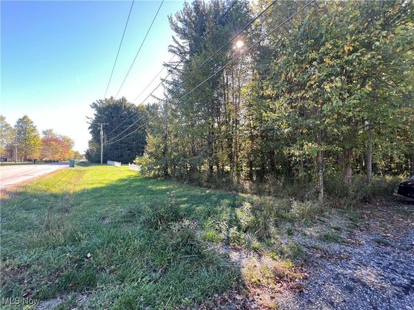 8625 Bainbridge Road, Chagrin Falls, OH 44023