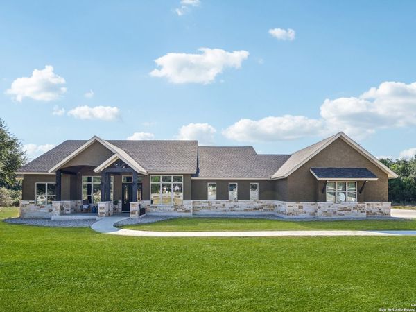 449 Hanging Oak, Spring Branch, TX 78070