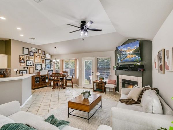 1302 Redbud LN, Leander, TX 78641