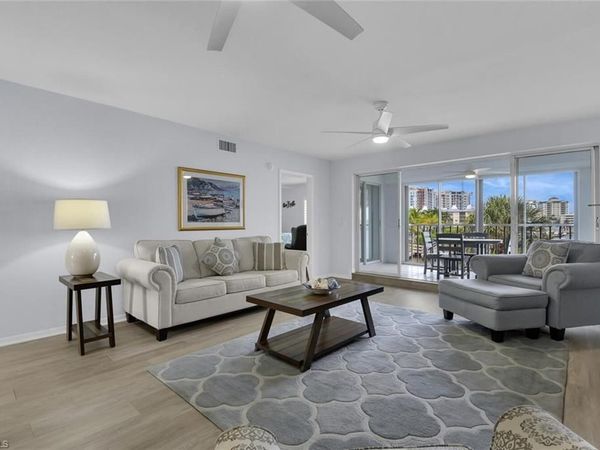 9101 Vanderbilt DR, Unit 203, NAPLES, FL 34108