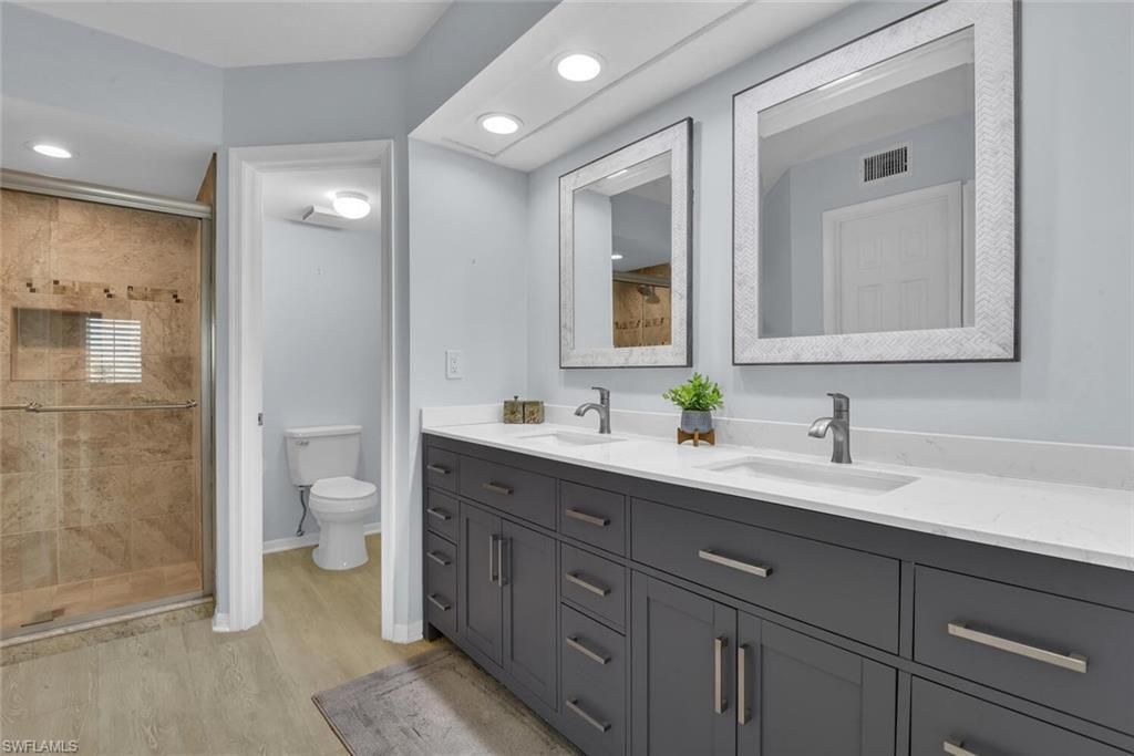 9101 Vanderbilt Dr, Unit 203, Naples, FL 34108 Photo