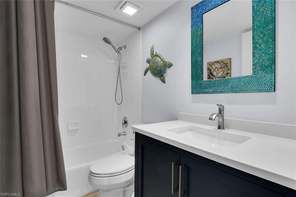 9101 Vanderbilt Dr, Unit 203, Naples, FL 34108 Photo