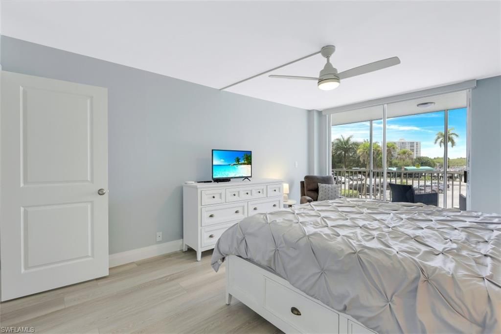5 Bluebill Ave, Unit 210, Naples, FL 34108 Photo