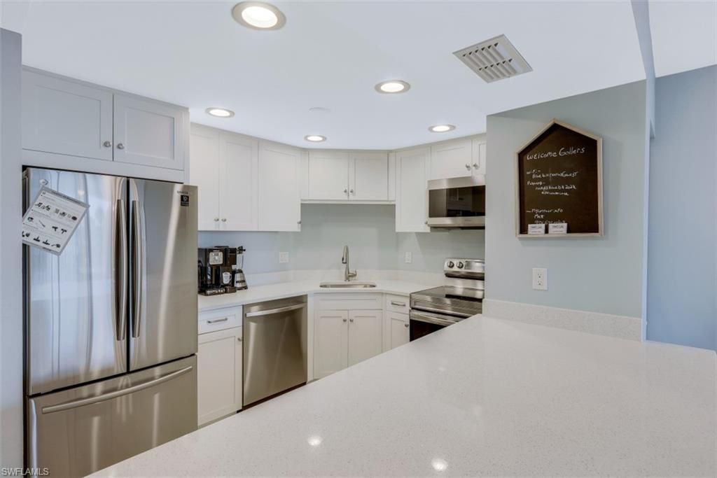 5 Bluebill Ave, Unit 210, Naples, FL 34108 Photo