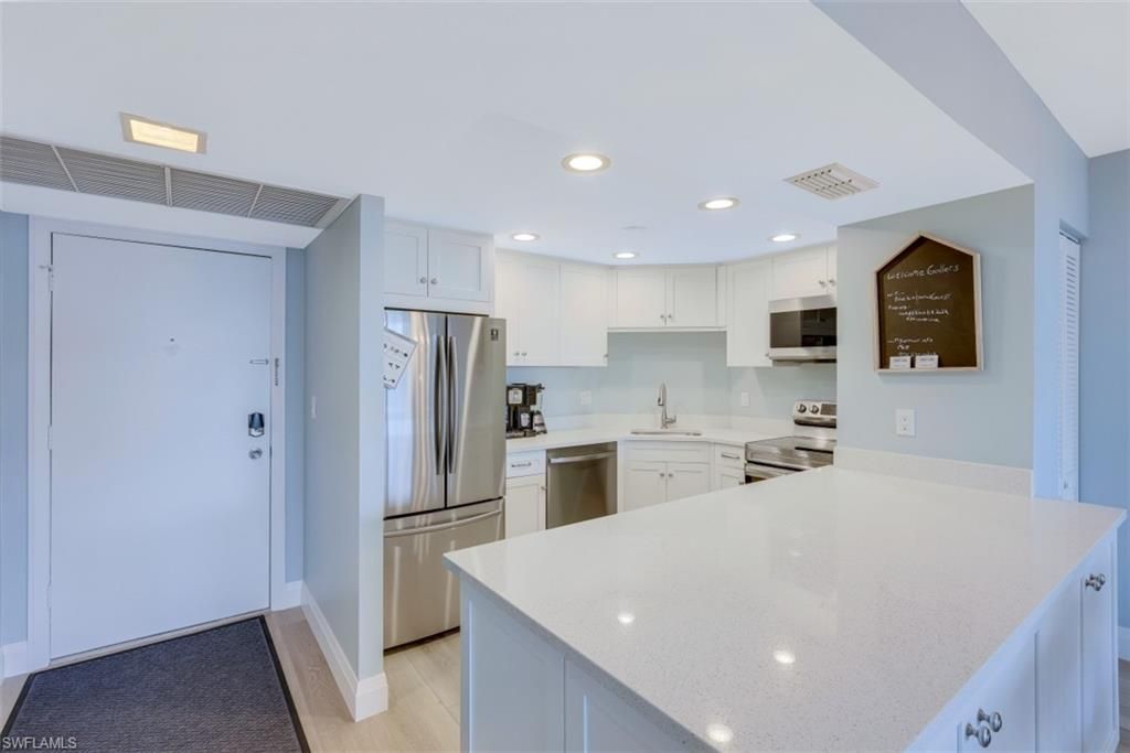 5 Bluebill Ave, Unit 210, Naples, FL 34108 Photo