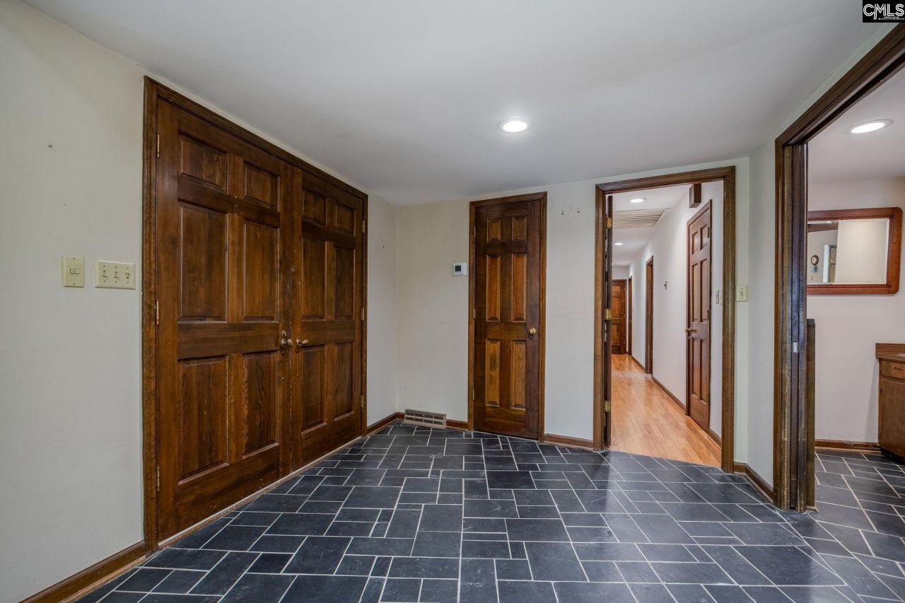 539 Circle H Woods Road Photo 8