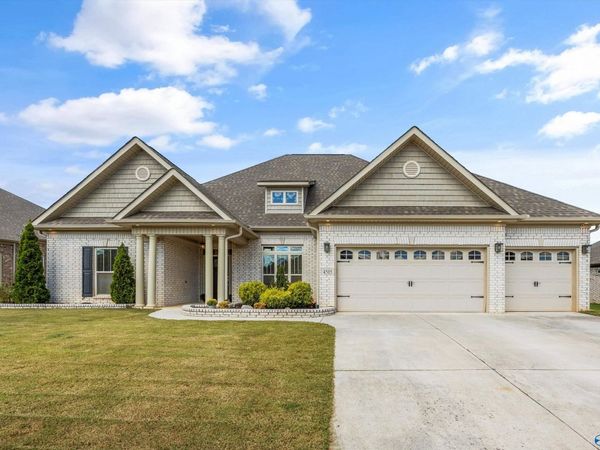 4505 Eagles Rest Drive SE, Owens Cross Roads, AL 35763