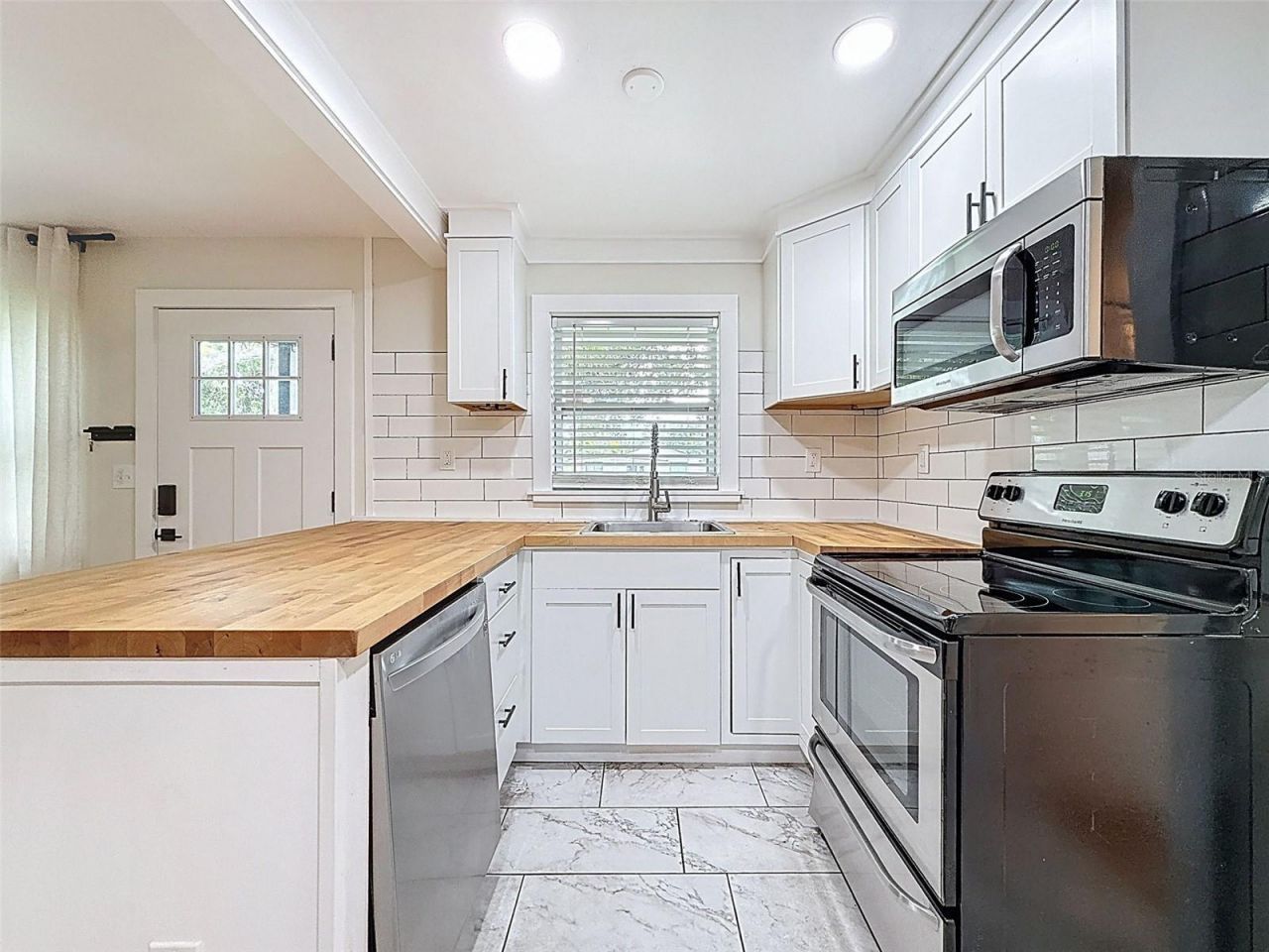 1121 49th Ave N, Saint Petersburg, FL 33703 Photo