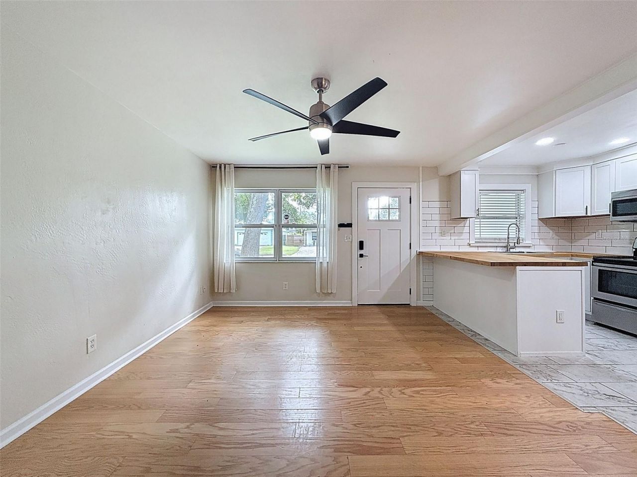 1121 49th Ave N, Saint Petersburg, FL 33703 Photo