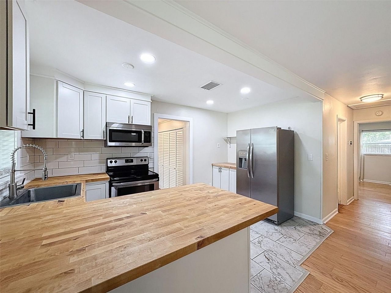 1121 49th Ave N, Saint Petersburg, FL 33703 Photo