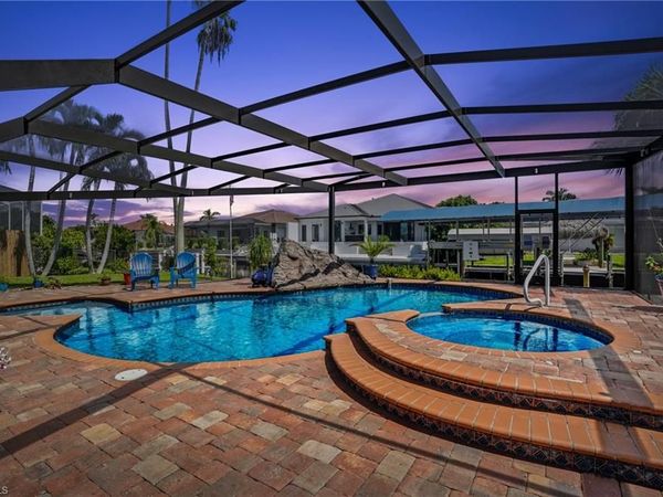 5257 Stratford CT, CAPE CORAL, FL 33904