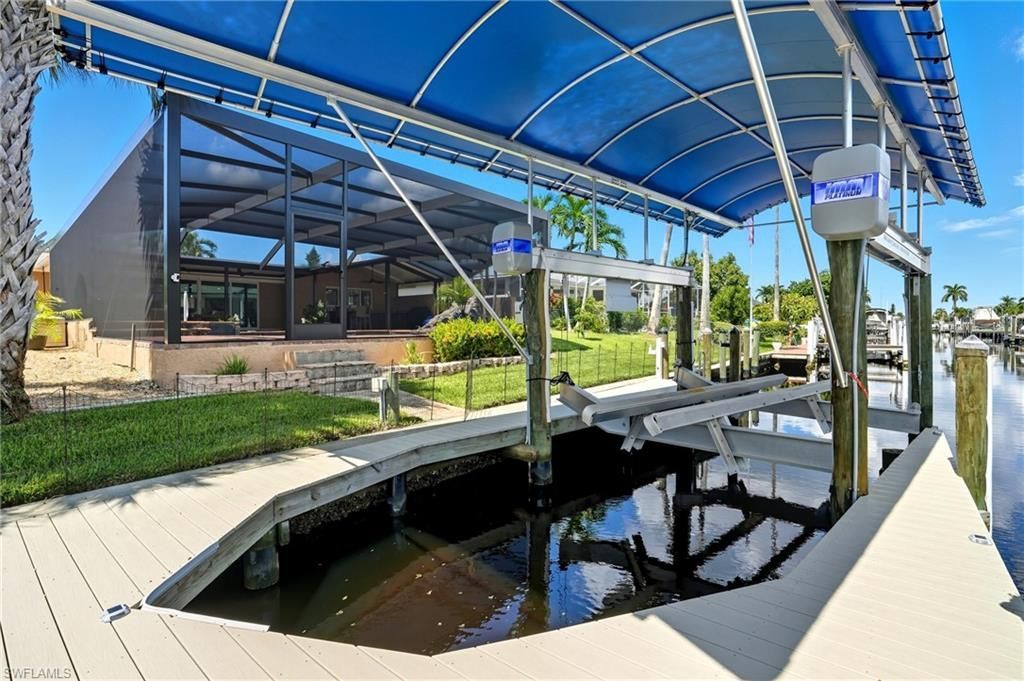 5257 Stratford Ct, Cape Coral, FL 33904 Photo