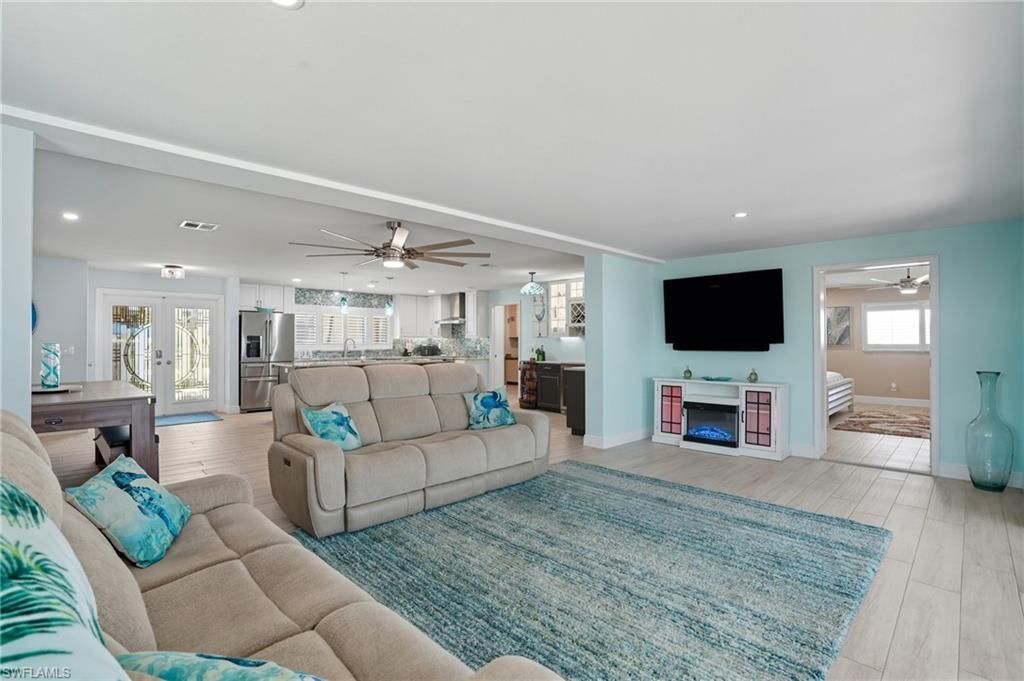 5257 Stratford Ct, Cape Coral, FL 33904 Photo