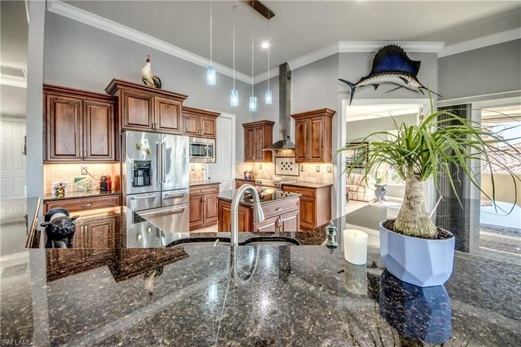 1640 Beach Pkwy, Unit 301, Cape Coral, FL 33904 Photo