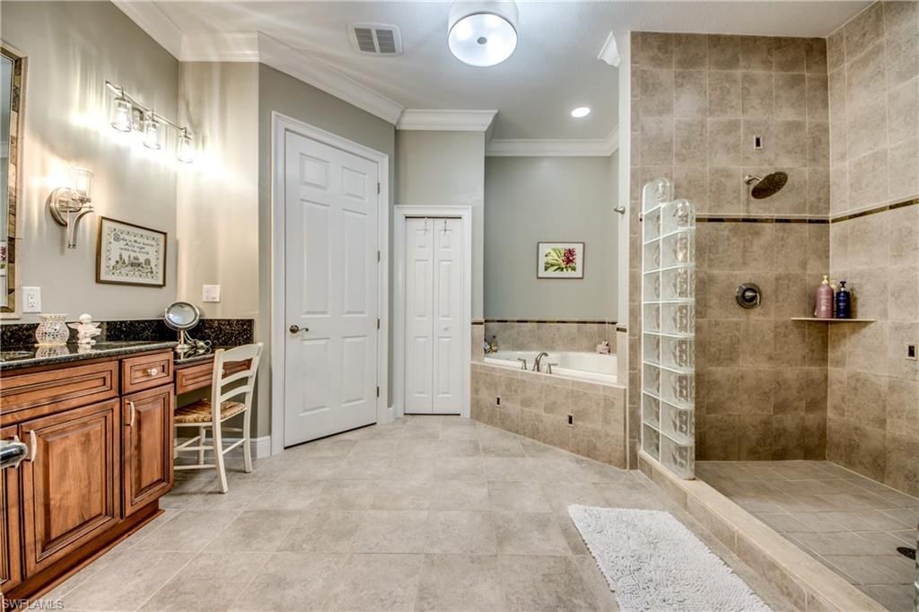 1640 Beach Pkwy, Unit 301, Cape Coral, FL 33904 Photo