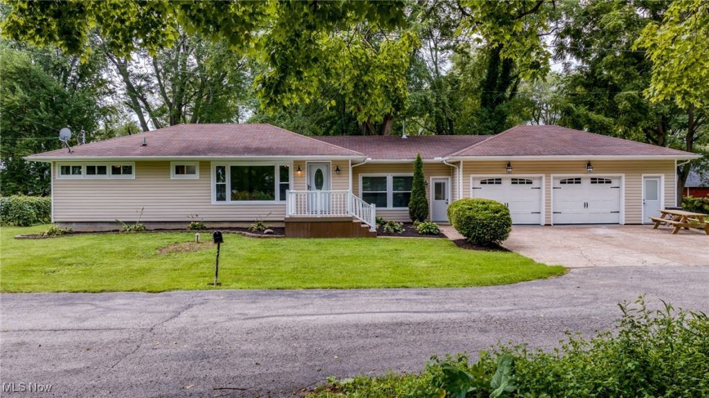 7311 Freeman Lane, Huron, OH 44839 Main Photo