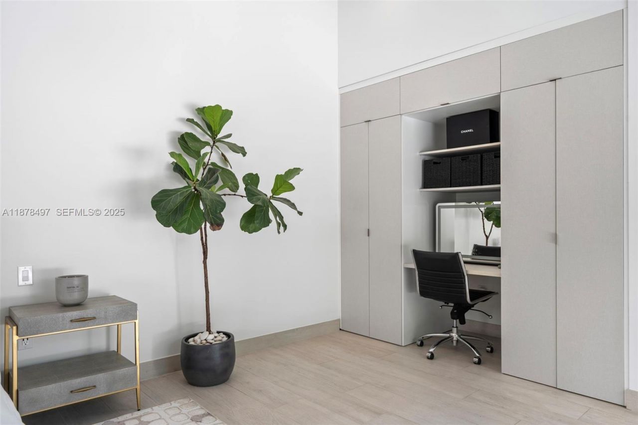 8033 Noremac Ave, Miami Beach, FL 33141 Photo