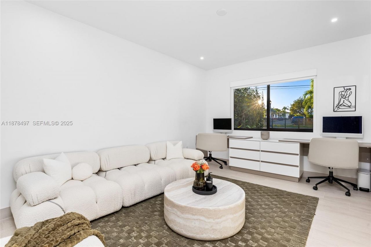 8033 Noremac Ave, Miami Beach, FL 33141 Photo