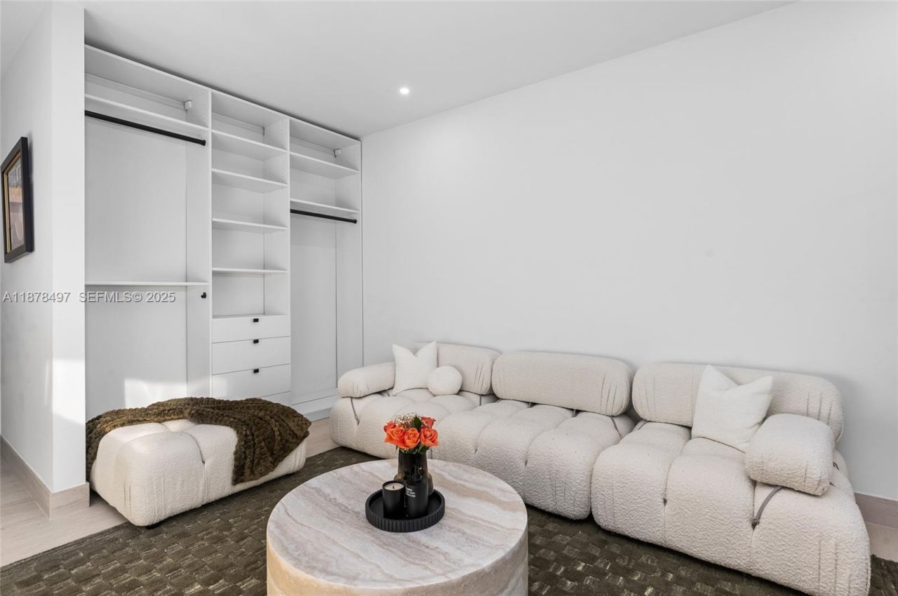 8033 Noremac Ave, Miami Beach, FL 33141 Photo