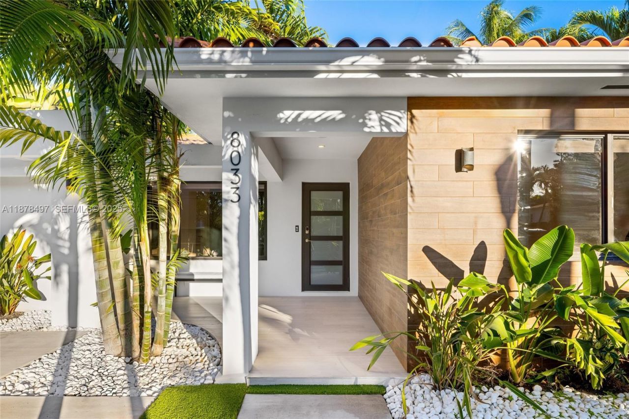8033 Noremac Ave, Miami Beach, FL 33141 Photo