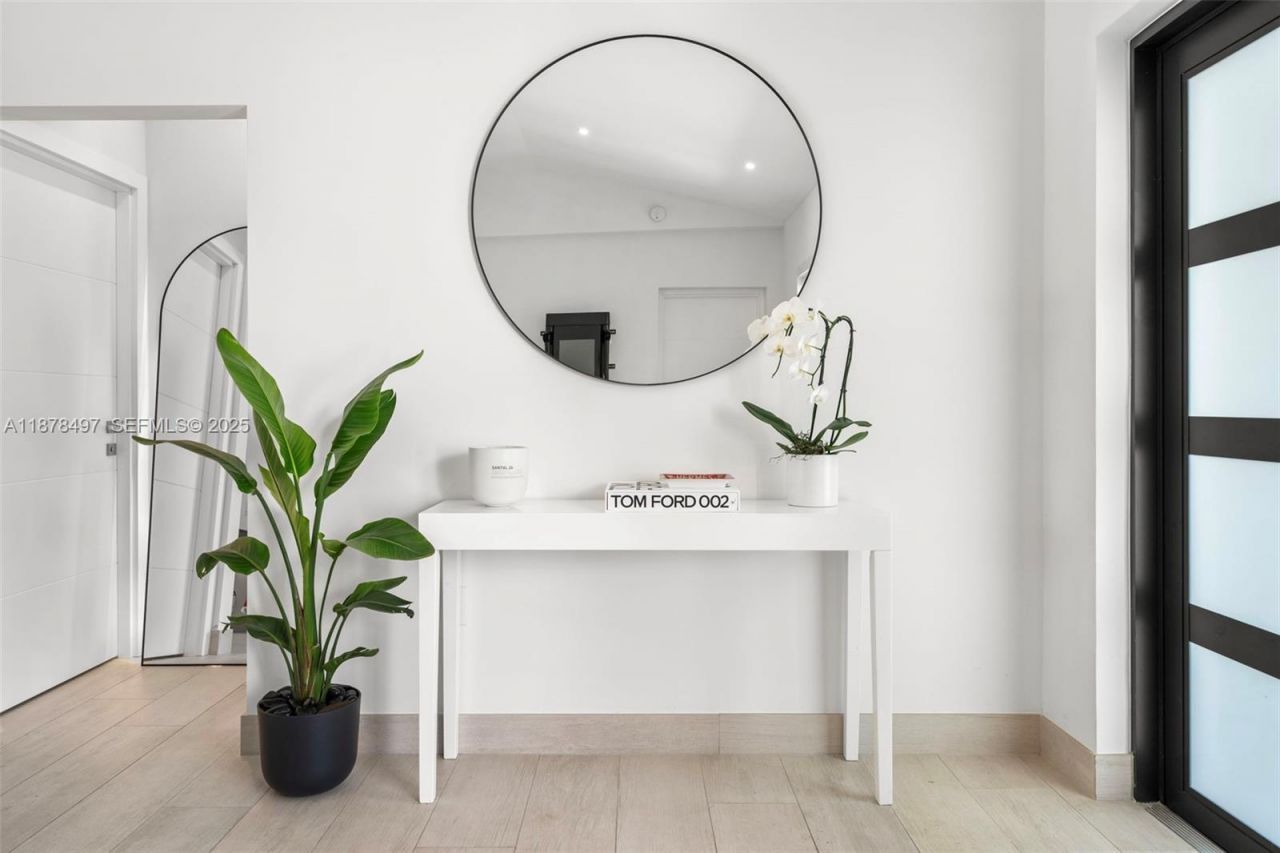 8033 Noremac Ave, Miami Beach, FL 33141 Photo