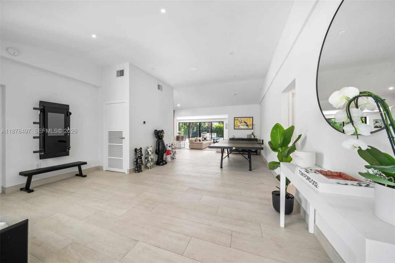 8033 Noremac Ave, Miami Beach, FL 33141 Photo