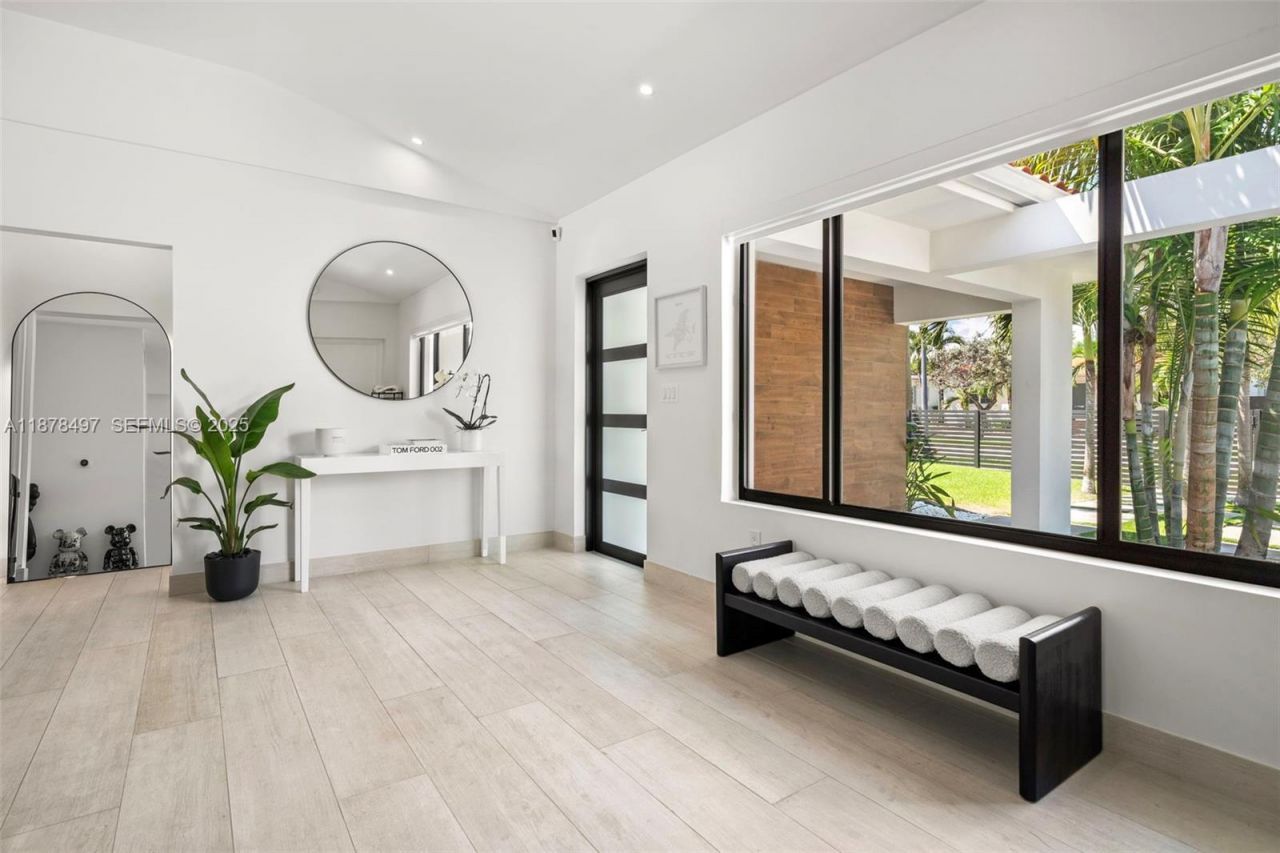 8033 Noremac Ave, Miami Beach, FL 33141 Photo