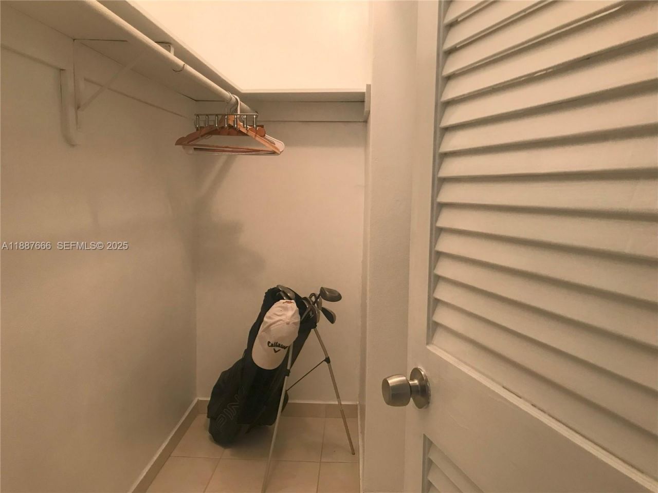 581 Blue Heron Dr, Unit 122-B, Hallandale Beach, FL 33009 Photo