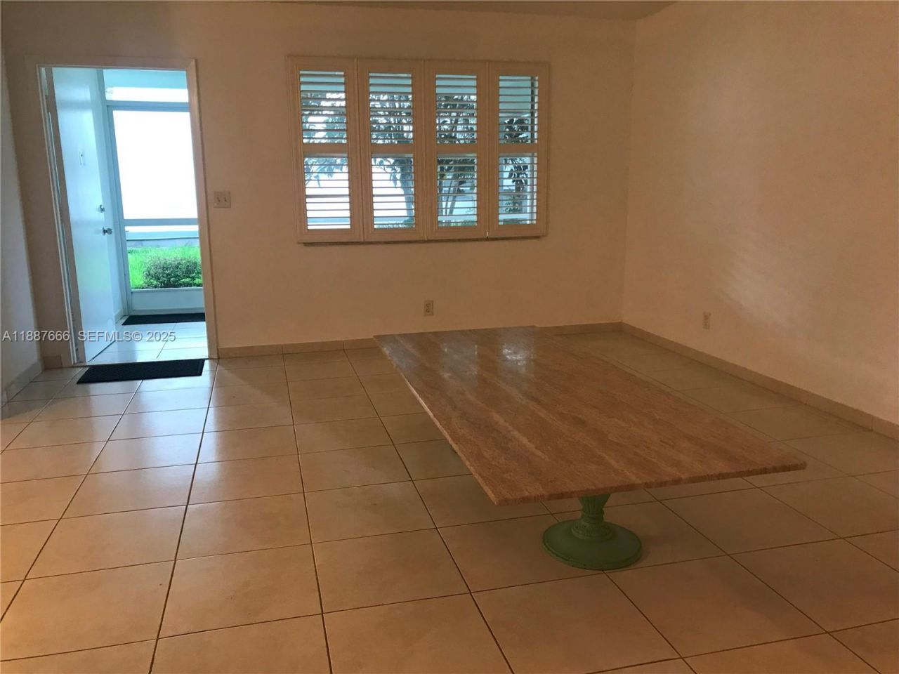 581 Blue Heron Dr, Unit 122-B, Hallandale Beach, FL 33009 Photo